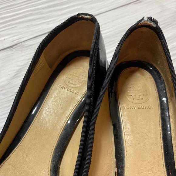Tory Burch Black Chelsea Patent Leather Pumps Heel - Picture 5 of 16